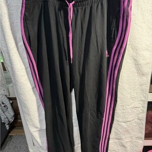 3 pairs of women’s xl Adidas pants in good condition